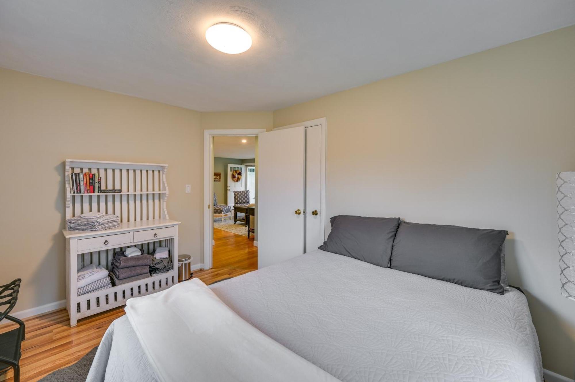 Marblehead Retreat With Sprawling Yard And Gas Grill! Apartment Exterior photo