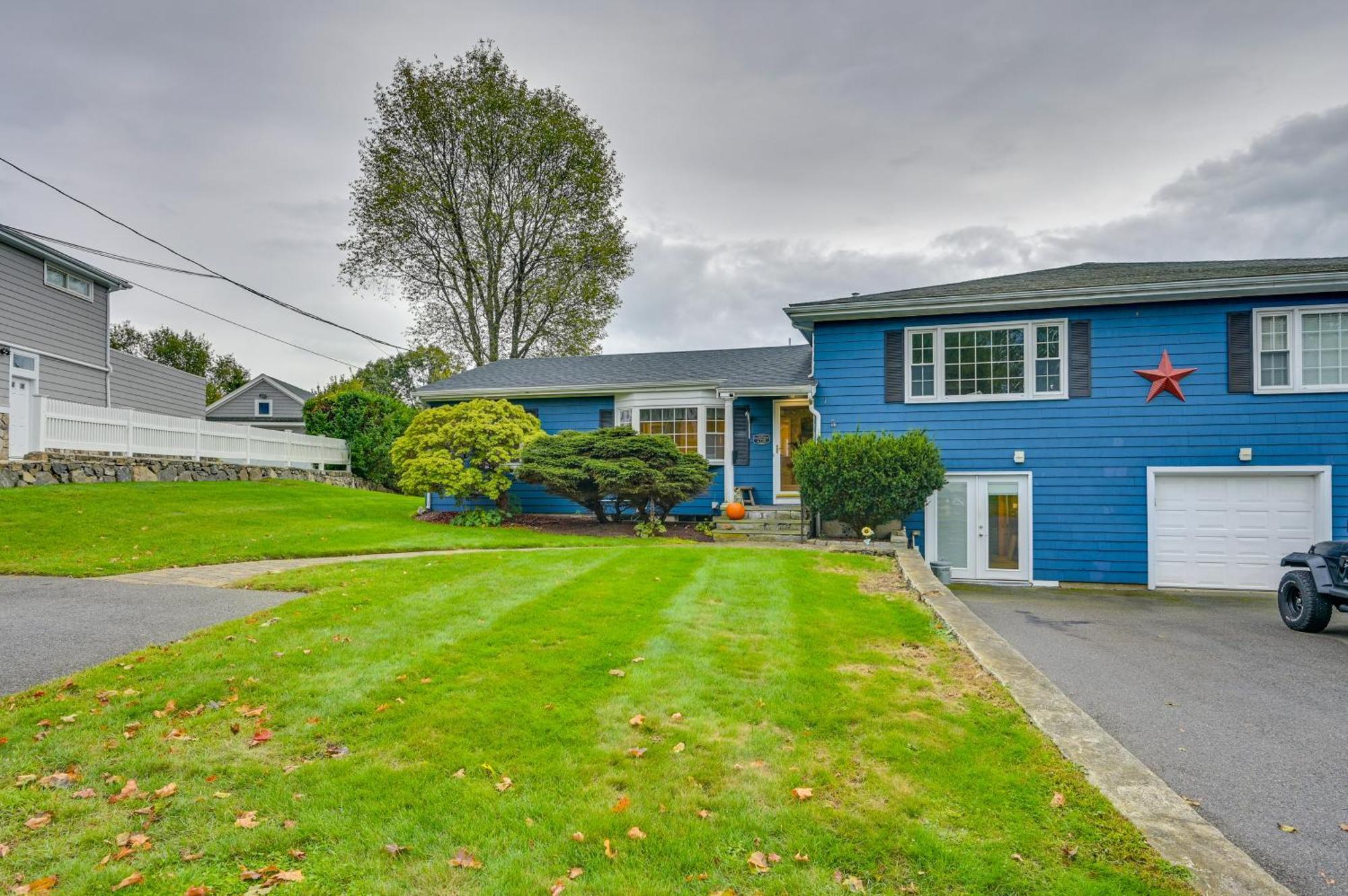 Marblehead Retreat With Sprawling Yard And Gas Grill! Apartment Exterior photo